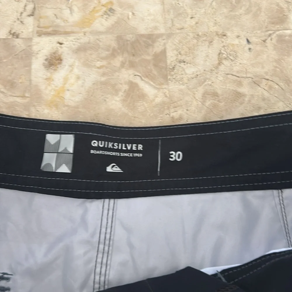Quiksilver Men's‎ Striped Swim /BoardShorts - Blue, Red, Black Size 30